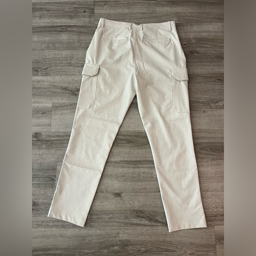 Banana Republic slim tapered fit cream Khaki pants. Size 33x34 - Picture 2 of 3